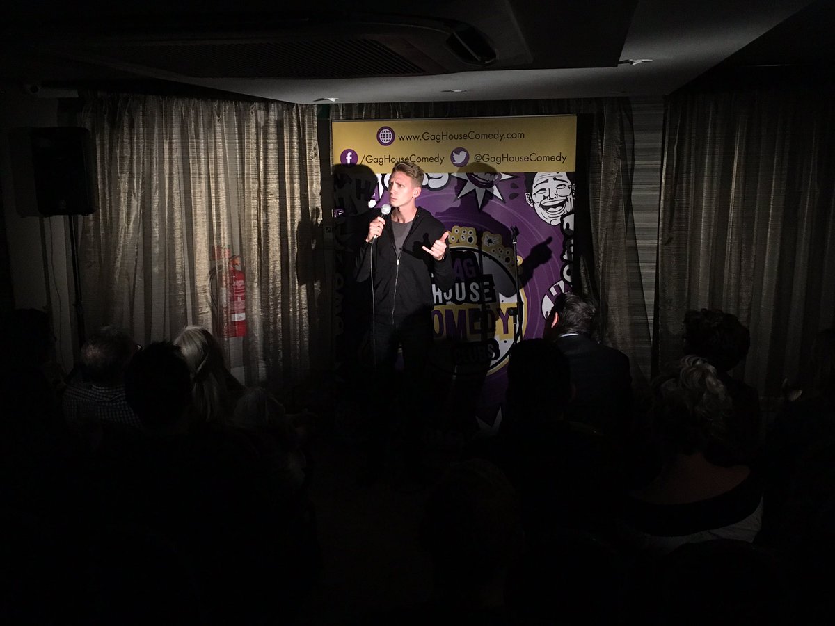 Not had @Agreencomedian for a while. He's now reminding us how INCREDIBLE he is <a href="/thecellarrooms/">The Cellar Rooms</a> #gaghouse