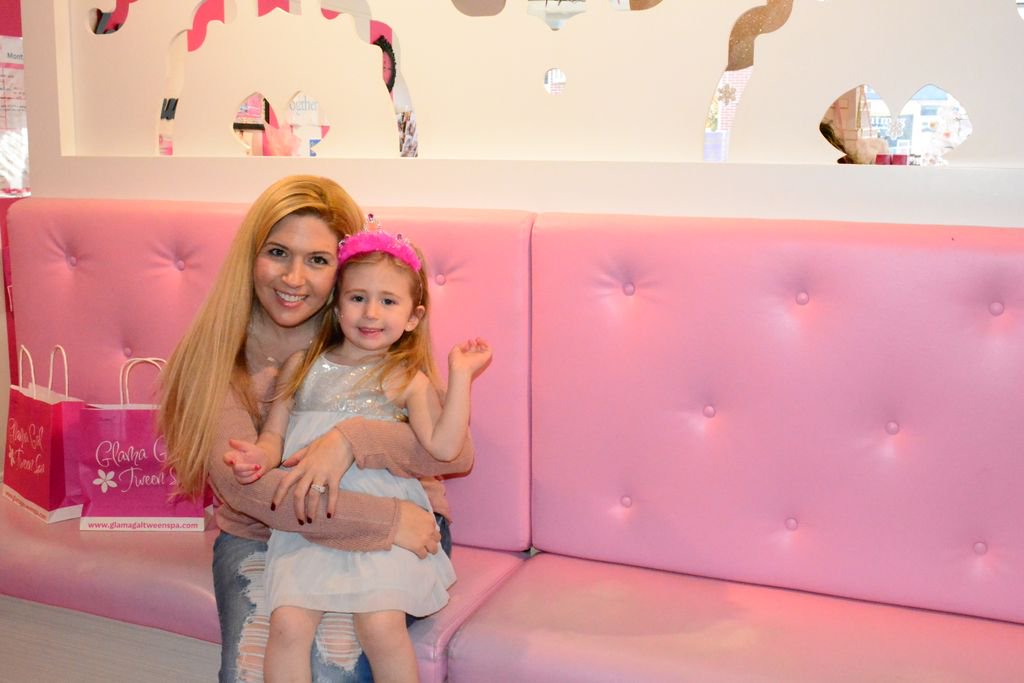 houseofkerrs's tweet photo. Celebrating her starting JK with a #BTSPrep spa session at her happy place @GlamaGals! --> https://t.co/m7aoXiTxyN #BeYOU #BTSReady #ad https://t.co/hFIzpx01gm