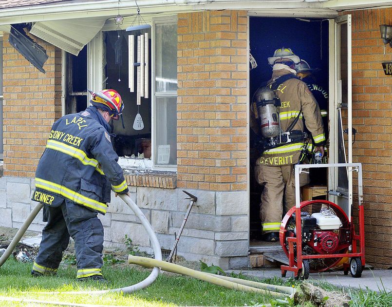 QuickResponseFS's tweet photo. An Indiana congressman is proposing a federal legislation to track cancer among firefighters: https://t.co/gIcoOZFU2h #firesafety #qrfs https://t.co/Nj9tJfNV8o