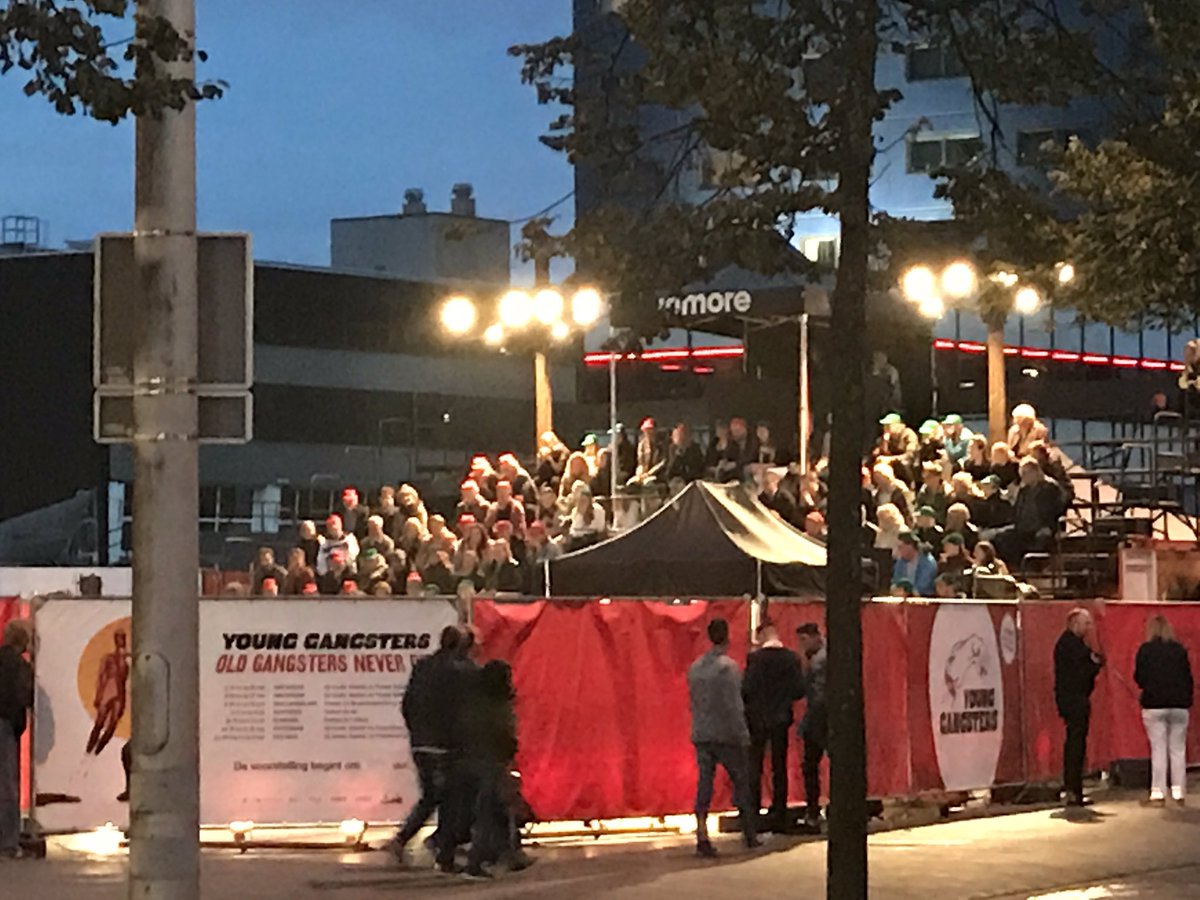 De tribune zit nu vol maar morgen is er weer een kans. Zelfs twee keer, middag en avond <a href="/YoungGangsters/">YoungGangsters</a> @hntdenhaag <a href="/uitfestivaldh/">UIT Festival Den Haag</a>