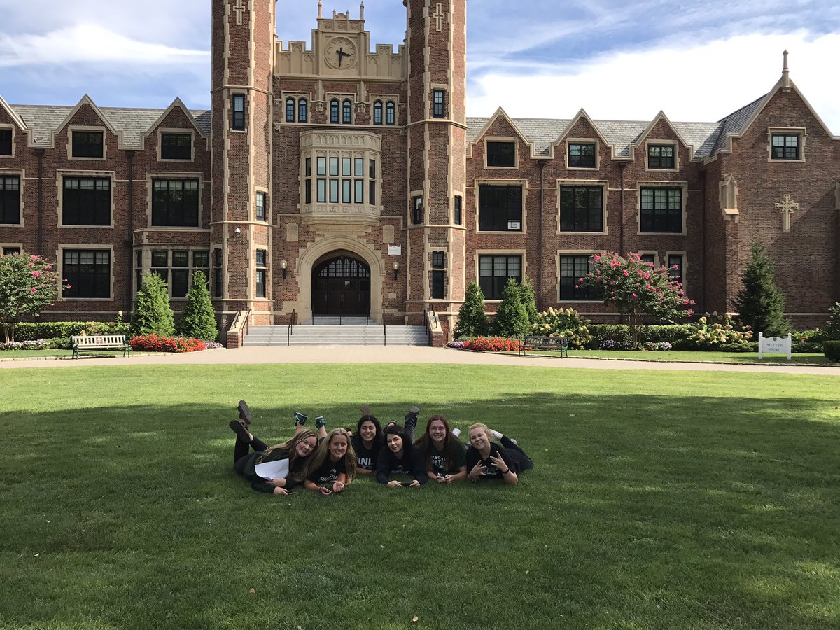 alyssaatuckerr's tweet photo. best building on campus!! #mainhall #wagsoftball
#seahawkchallenge @WagnerCollege https://t.co/pRuU5mJVJf