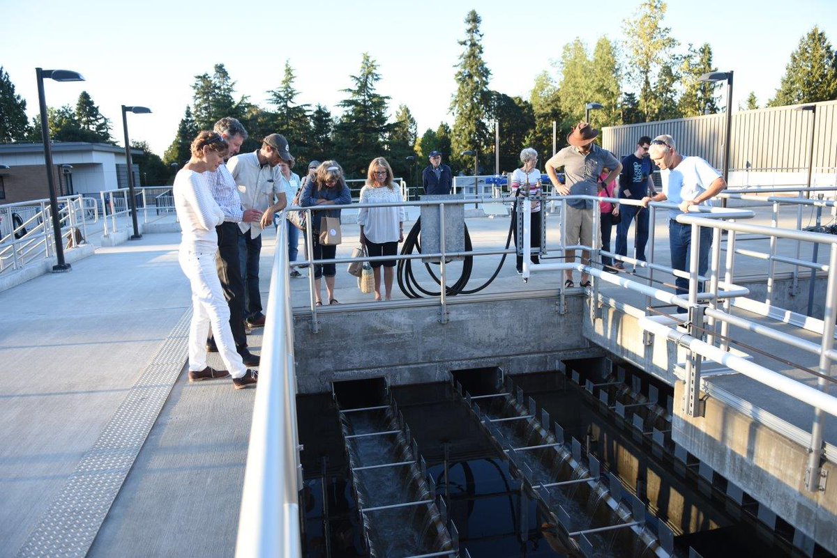 LOTWater's tweet photo. Not only did neighbors enjoy BBQ and games, they also toured the new state-of-the-art water plant @LakeOswegoInfo @WestLinnUpdate @TigardOR https://t.co/gVaiQ1leho