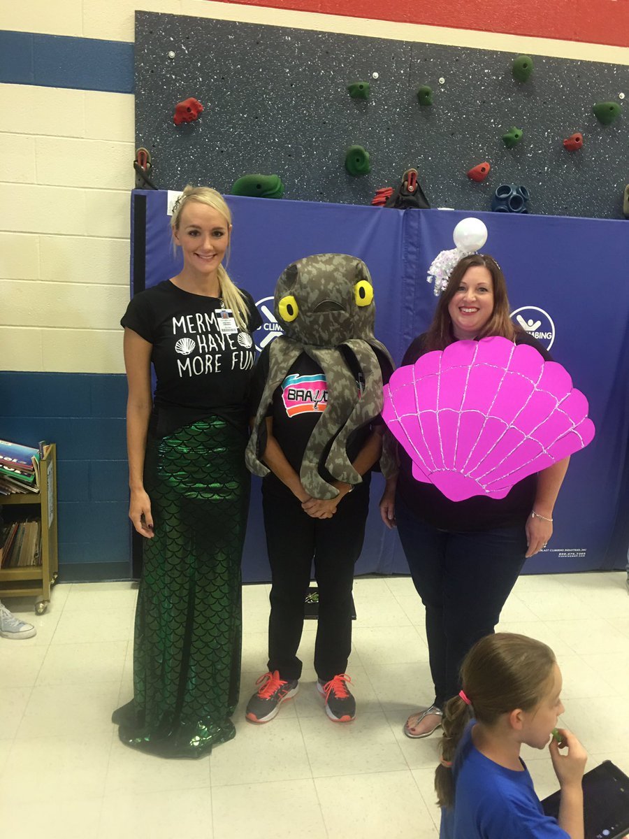 missdemers07's tweet photo. #mermaidshavemorefun #fifthgradehasmorefun https://t.co/YtsyNs5lYh