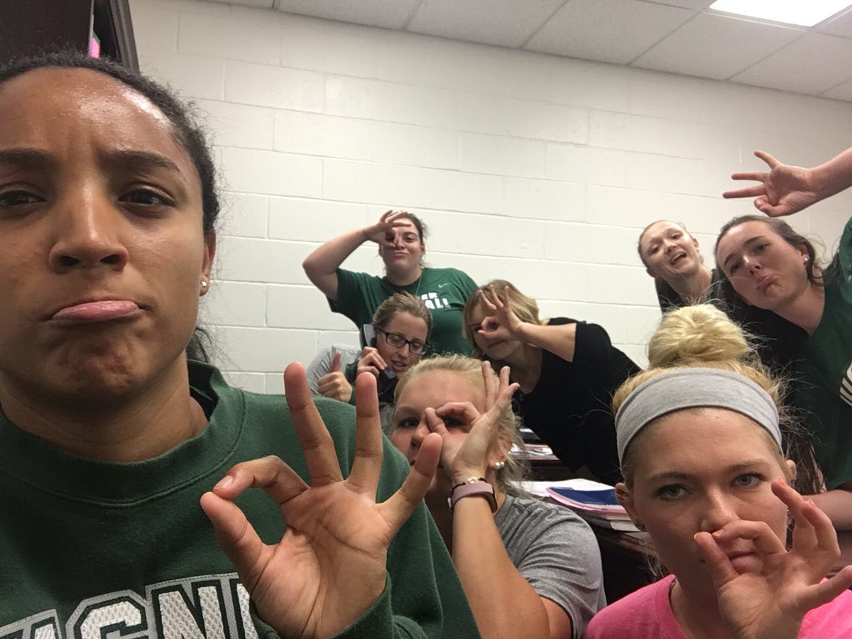 theeninja_11's tweet photo. Tatum @WagnerSoftball #wagsoftball #seahawkchallenge https://t.co/aTh0AWuMh1