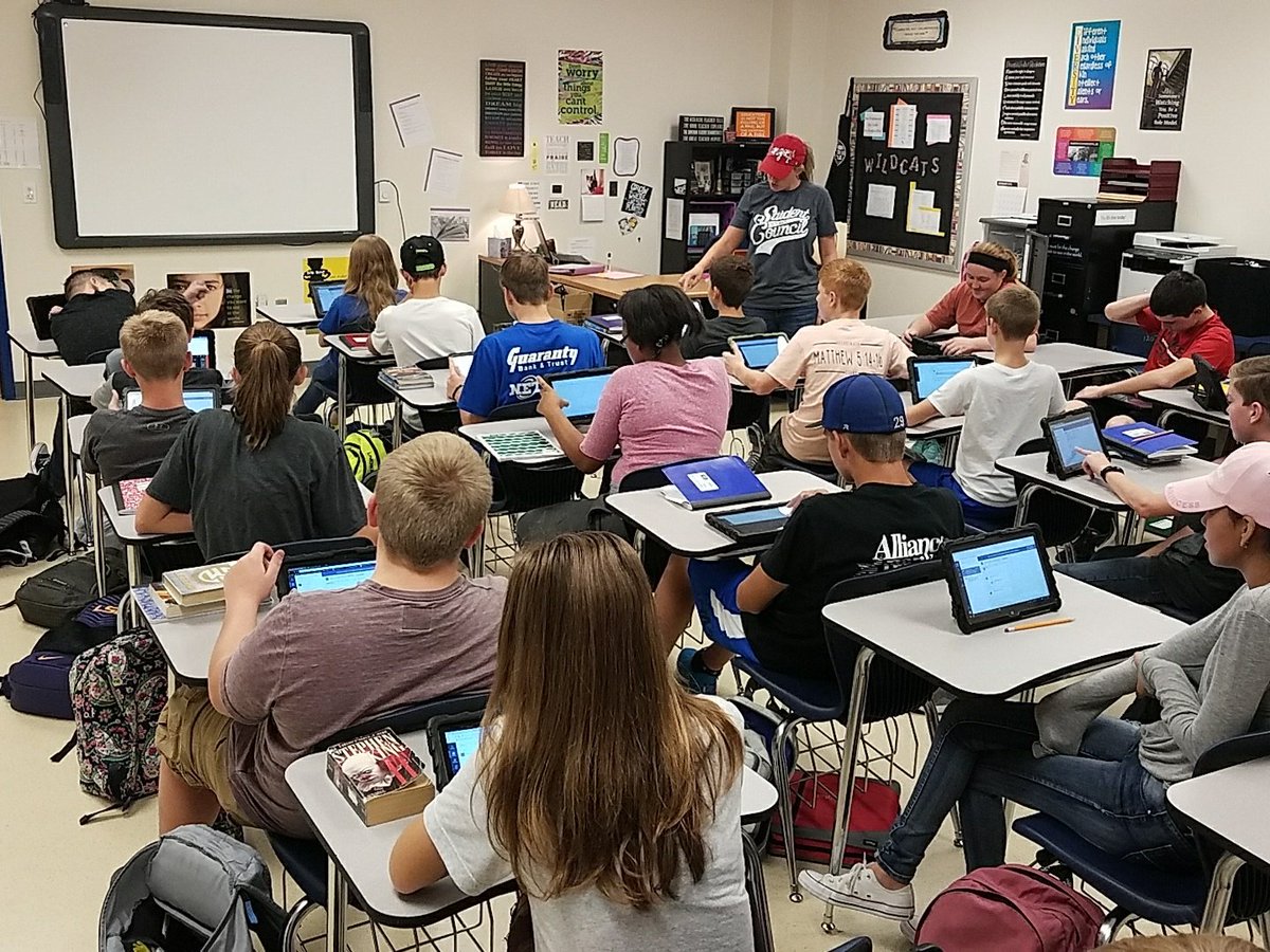J_Bimmerle's tweet photo. #sulsprms 8th grd ELA Ts getting started with  @MicrosoftEDU @MicrosoftTeams this week. #collaboration #communication #MIEExpert #sulsprisd https://t.co/w0NVC0gA1k