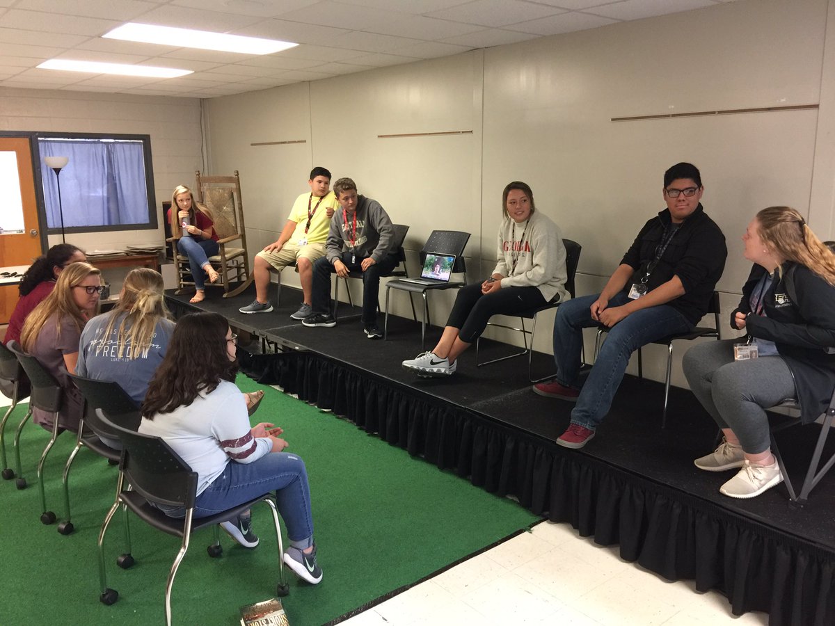 Studio113_EHHS's tweet photo. More from today's "Front Porch" interactive/discussion structure. #edchat https://t.co/CGCcAWq6Kr