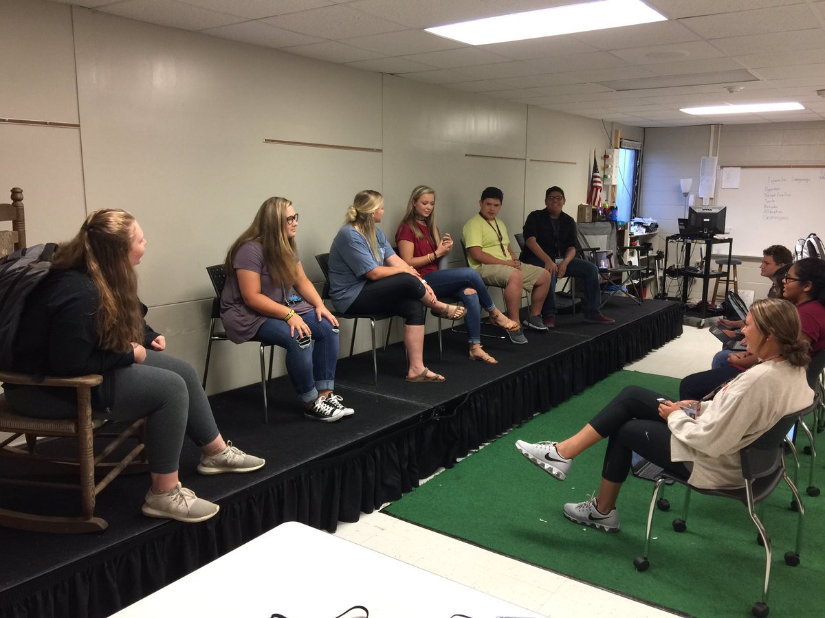 Studio113_EHHS's tweet photo. More from today's "Front Porch" interactive/discussion structure. #edchat https://t.co/CGCcAWq6Kr