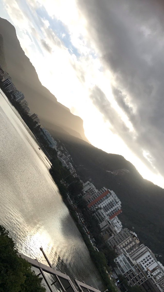EagleTrindade's tweet photo. Cheguei brasil!!! ♥️🇧🇷 https://t.co/wyMAo9xt5n
