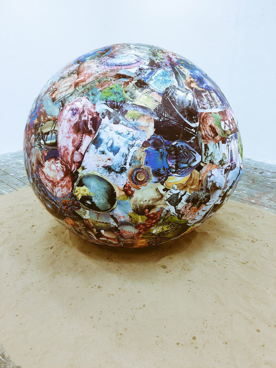 lararatnaraja's tweet photo. @m__exhibition Great MA show @margaretstreet @Cathy_Wade https://t.co/3soEcKr4hI