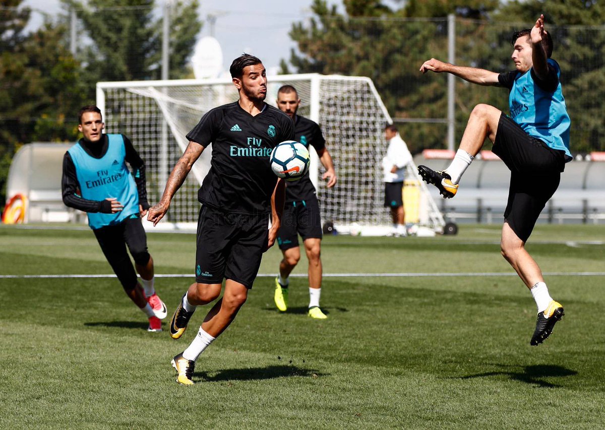 endimadrid1's tweet photo. Training | After a warm-up &amp; rondo drills,the squad practiced shooting accuracy then played matches on reduced size pitches in teams of four https://t.co/nJrcAW7lAS