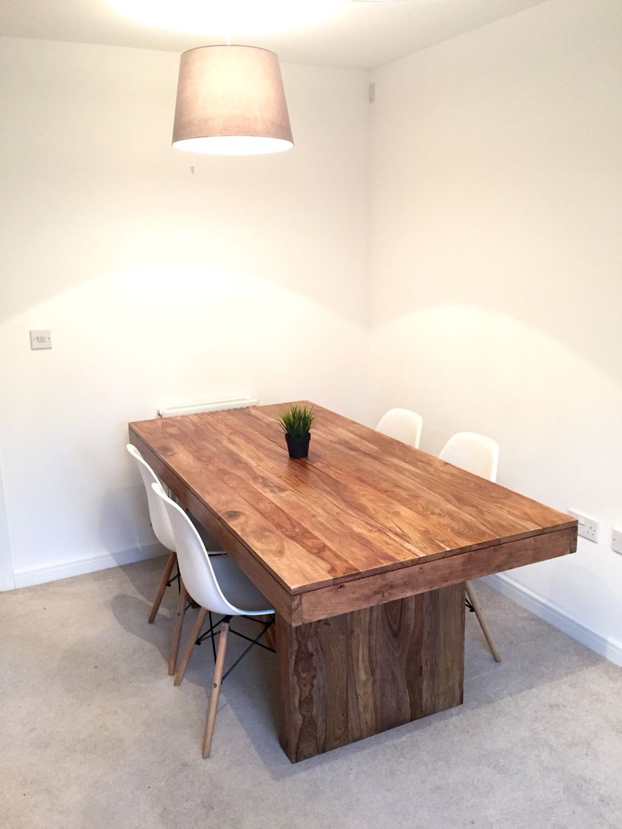 SamJ_Williams's tweet photo. Table: £30 from gumtree 
Chairs x4: £30 from gumtree https://t.co/q89lyH76RP