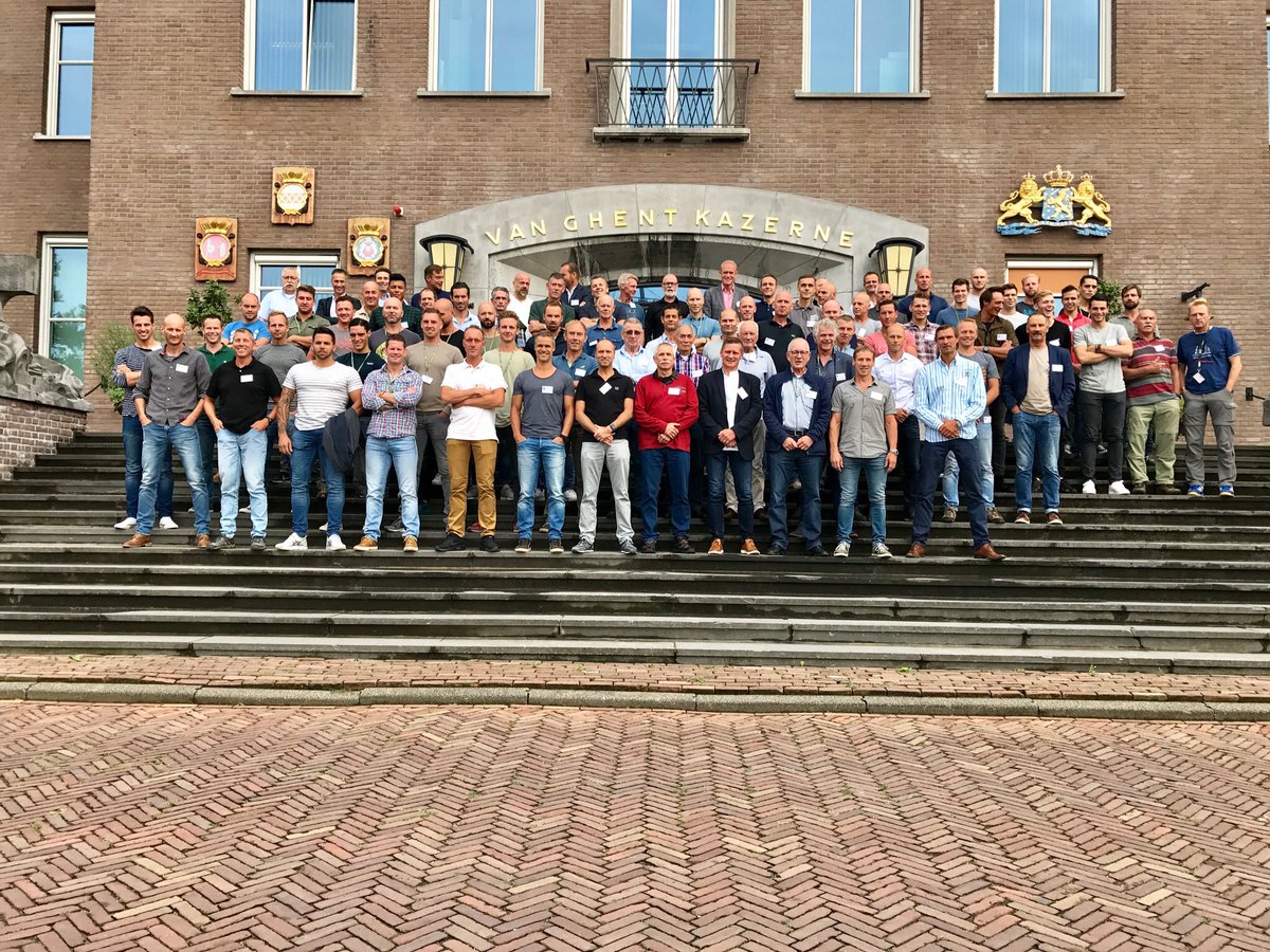 commandant_OEM's tweet photo. Fantastische groep mensen: #Mountainleaders #Korps Mariniers. Mooie reünie https://t.co/IMvu3dfENX
