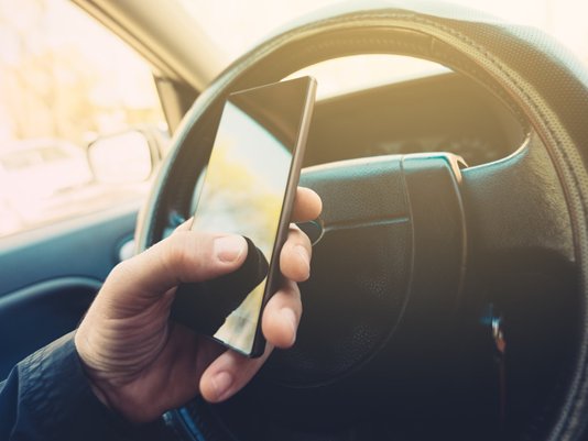 KHOU's tweet photo. Starting today, it's against the law to text behind the wheel in Texas!  RT to let people know! https://t.co/GgeMDFiPxg https://t.co/xWPzWgsrS0