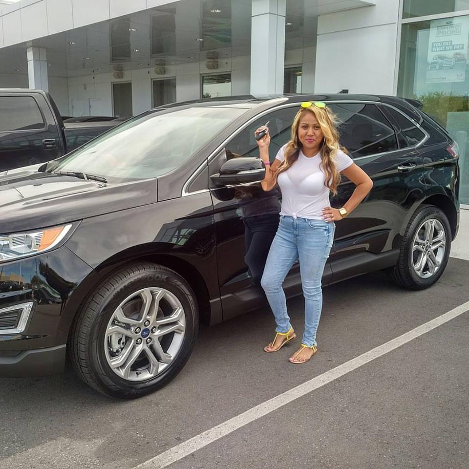 ErinwoodMartin's tweet photo. Congrats Kathy C on the purchase of your New '17 @FordCanada #EdgeTitanium from #ErinwoodFord #BuiltFordTough #EmployeePricingIsHere https://t.co/3RAsmJIBH1