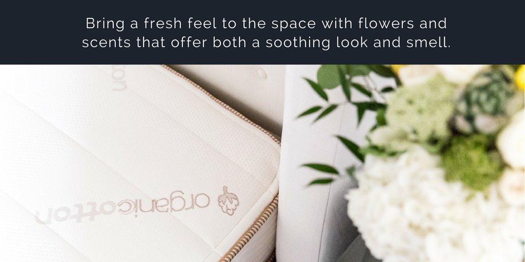 Saatva's tweet image. This #LaborDayWeekend, stage a relaxing and welcoming staycation by perfecting your lodging.

#StaycationTips | bit.ly/2grr9xX