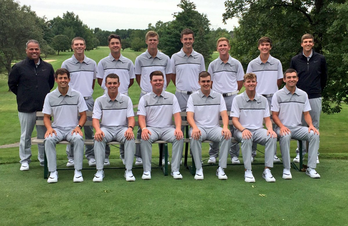 BallStateMGolf's tweet image. 2017-18 squad! #Chasing65