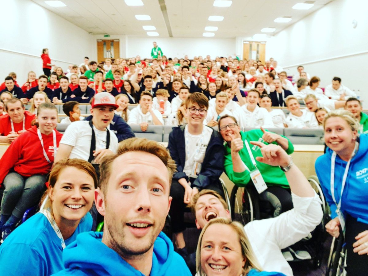 Great #gainingtheedge session tonight with this group! #2017SG <a href="/schoolgames/">Jason</a> #athletementors <a href="/TennisFndation/">Tennis Foundation</a>