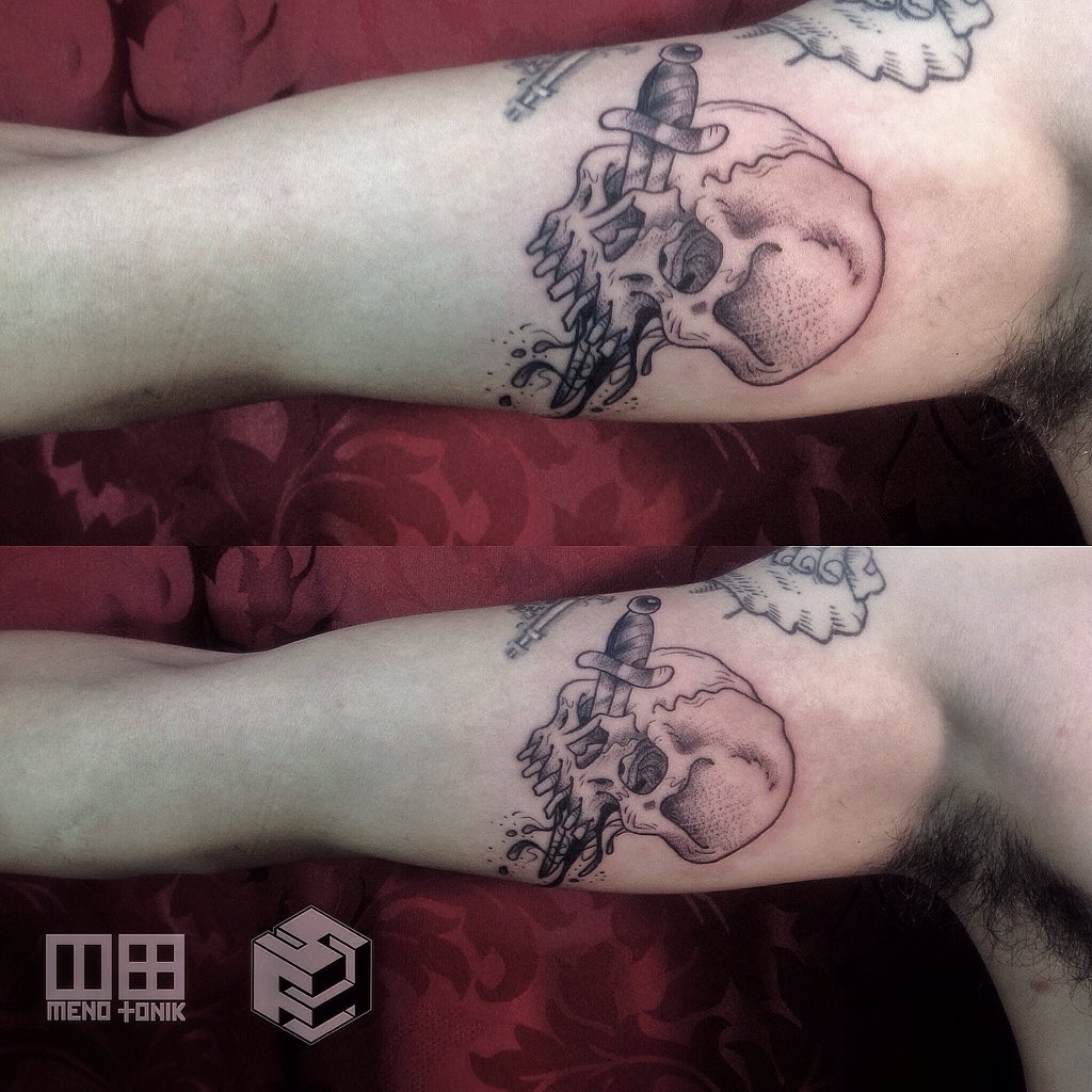 menotonik's tweet photo. #SkullTattoo #Skull #Tattoo #DaggerTattoo #Dagger #BlackWork #BlackWorkTattoo #Calavera #Tatuaje #CustomTattoo https://t.co/iGhVCIFrun