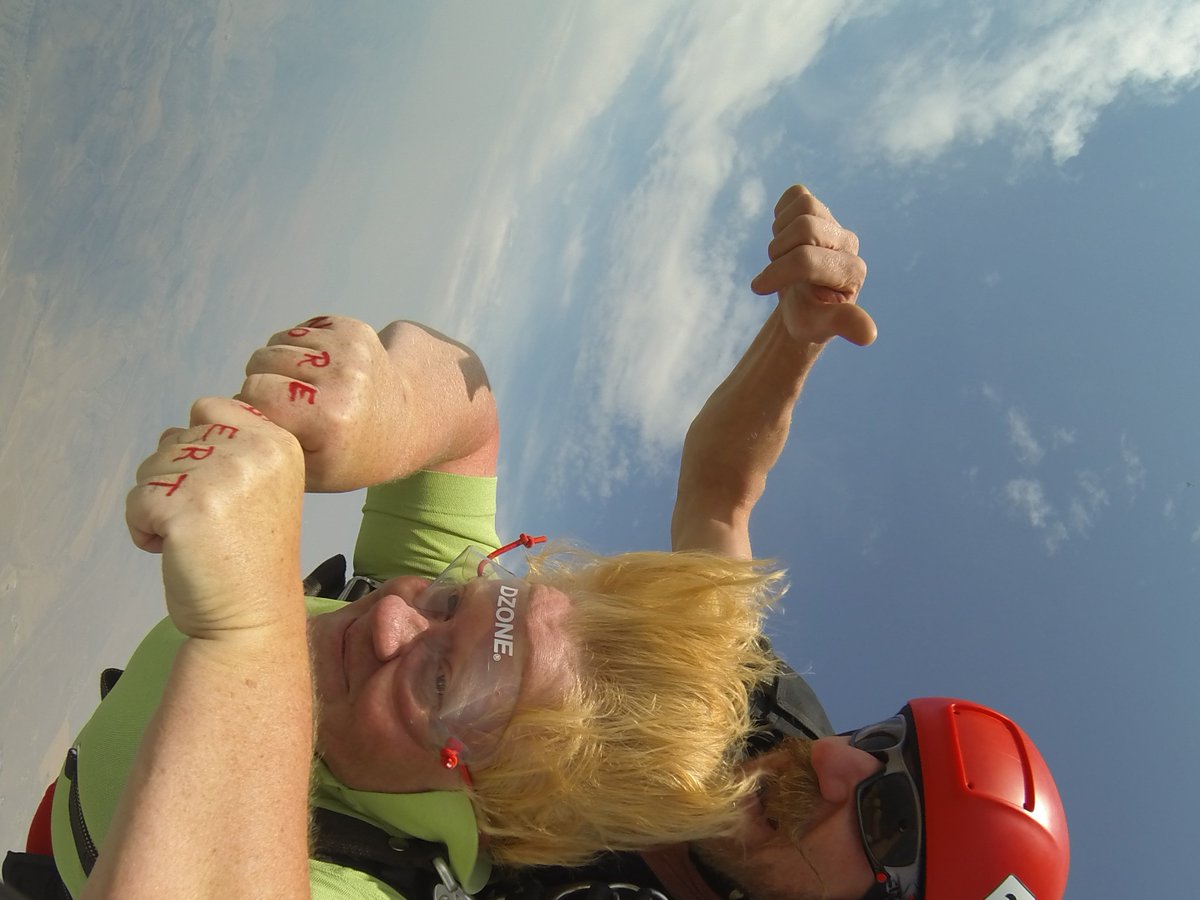 DZONESkydiving's tweet photo. Enuf said @DZONESkydiving
#FeelTheFreedom #DZONE #skydiving #tandem #noregert #whichmovieisthisfrom #bucketlist #datstachedoh https://t.co/usagqkD6Ch