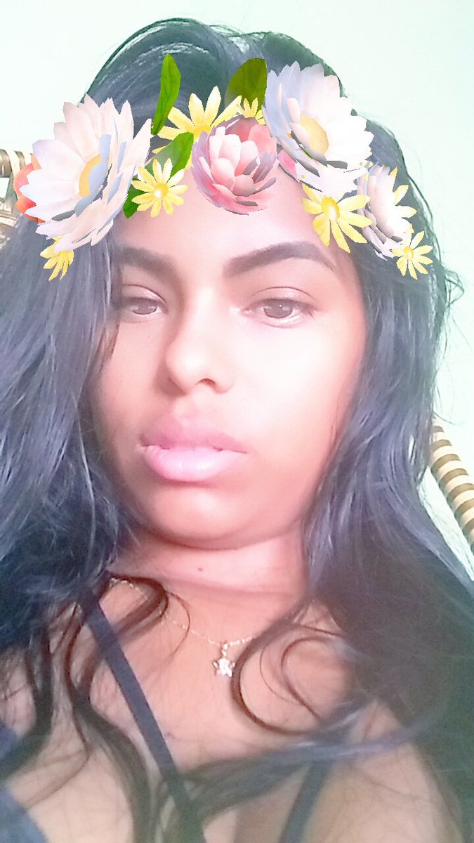 AlineValeDaCos2's tweet photo. E nós tá como? "Rilex" 💜 https://t.co/53ZfYq5aCG