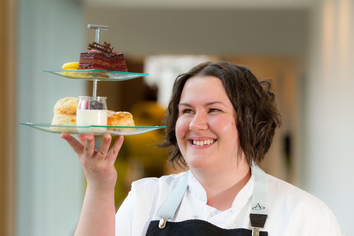ChefsConference's tweet image. Whats a pop up ? @hvasspastrychef showcasing her dessert tasting menu at chefs conference 6th Nov to book call Stephanie on 0141 626 0062