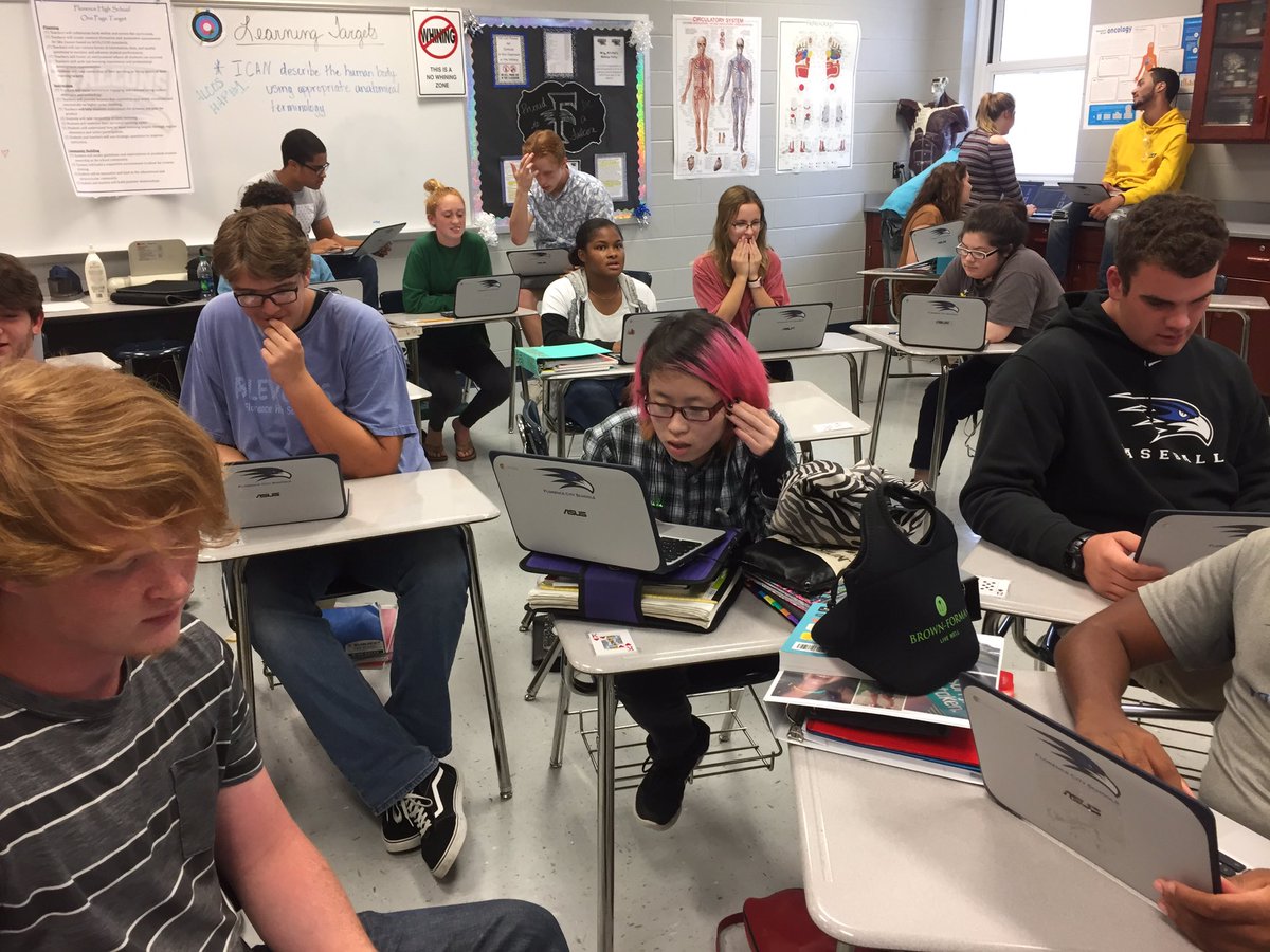 fhsfalcons1's tweet photo. The Quizlet Live competition is fierce in Mrs. Mitchell's Anatomy class!  @quizlet #FCSLearn https://t.co/HqeG2TPsTW