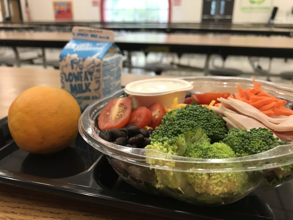 AustinISDFood's tweet photo. Salad bars will be offered daily @ all elementary schools starting Tues 9/5! Themes rotate weekly, starting with a Chef theme! #AISDproud https://t.co/hrISaoCsqc