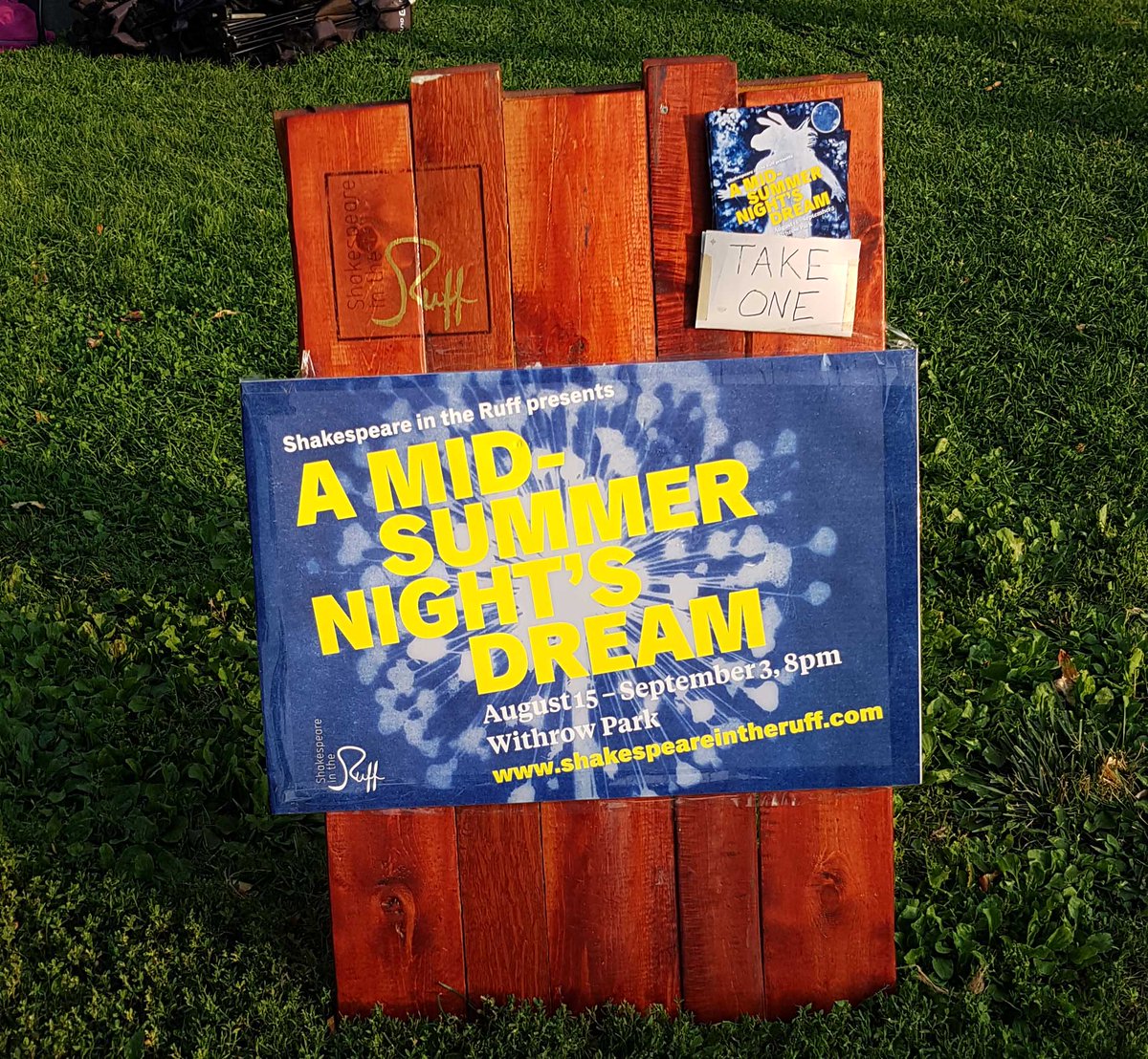 CulturalHotspot's tweet photo. Last weekend to see the magical A Midsummer Night's Dream in Withrow Park at 8 pm https://t.co/He9hxBS1qh #RuffinDream #CulturalHotspot https://t.co/SXgbV3hEVf