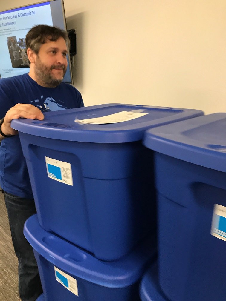 TalentEdK12's tweet photo. Loading up our #HurricaneHarveyRelief donations to take to @adrntx. Get info on how you can volunteer/donate here: https://t.co/gUfJgRoL3V https://t.co/9xtknQe8Ni