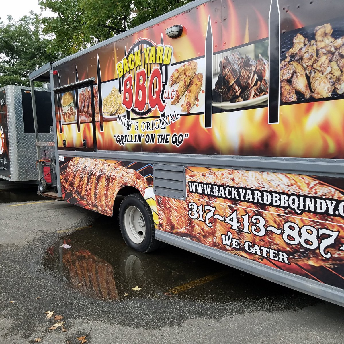 BackyardIndy's tweet photo. HAPPY SEPTEMBER 1ST!!SERVING UP WHAT WE KNOW BEST! 5PM TO 10PM COME OUT AND GRUB AT THE FIRST FRIDAY FESTIVAL! https://t.co/0xITbuapbF