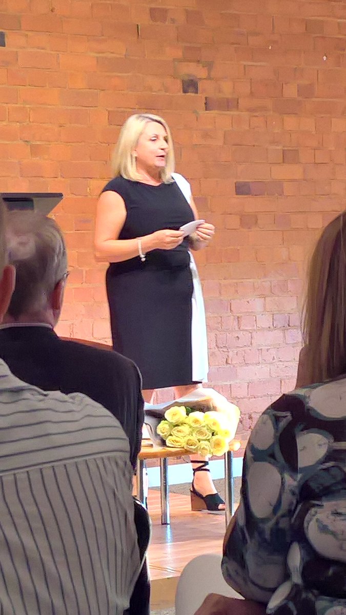 wurdsmyth's tweet photo. Gorgeous Queen @CathyBramley totally rocking it at her fab @WaterstonesNG #LemonTreeCafe book launch. And what a lovely bookshop, too! 😍😍 https://t.co/hYF4uISBcx