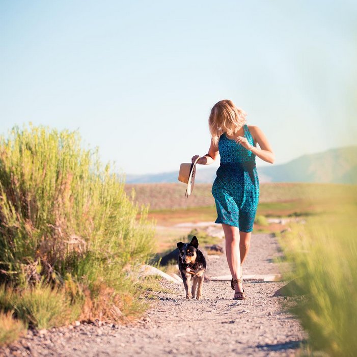 BasinRange_'s tweet image. Soaking up these last dog days of summer. Photo: Josh Wray | Featured: Suncrest Dress: bit.ly/2eqNlE4