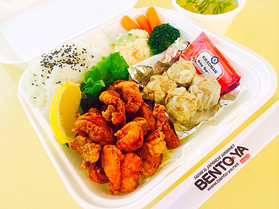 bento_ya's tweet photo. Bentoya's best combination dish; Fried Chicken and Shumai. #japanesefood #takeout #bentobox #sushirolls #626eats #arcadiom fortfood https://t.co/9ClHE63XaR