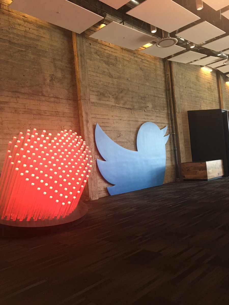 poojaxshinde's tweet photo. Tweeting from #twitterhq 
How can one miss this one! 
#visitor #twitter #LoveWhereYouWork #reasontotweet @Twitter https://t.co/oAlLkTAuQP
