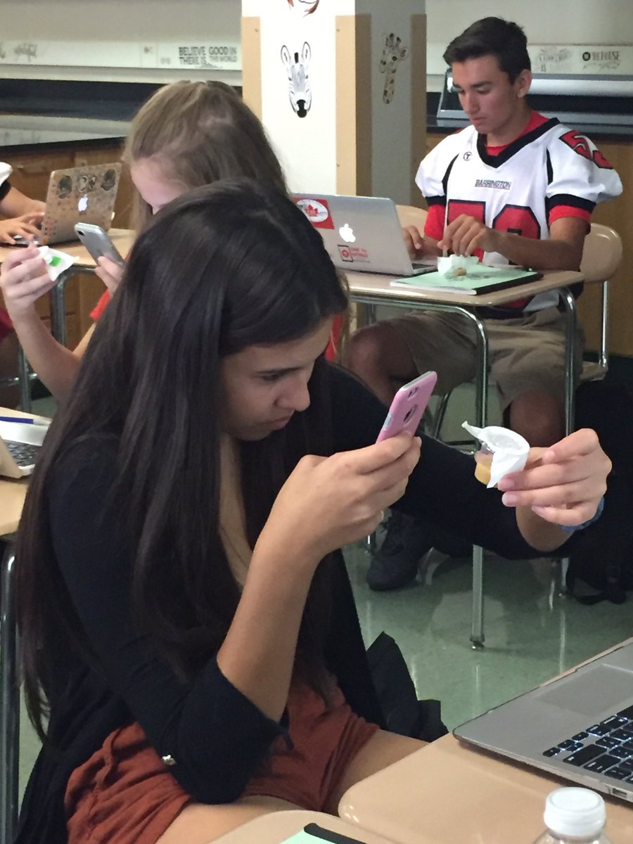 lpennock_edu's tweet photo. iBio Ss using technology to conduct qualitative data #observations #tech #coteaching #iBio @LTurngren @czenner_edu @bhs220 @barrington220 https://t.co/aLK36Jd9EV