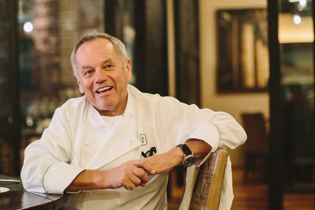 newopeningslv's tweet photo. The legendary @WolfgangPuck is to open reimagined Spago @Bellagio in Spring 2018. https://t.co/ejNW124gaq