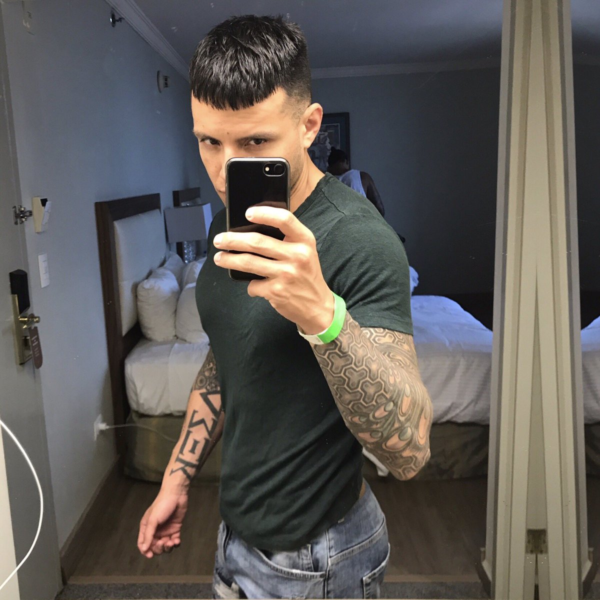 Prometeico's tweet photo. Excelente haircut de #JonBarber en @Old_Barber 💈✂️💇🏻♂️
https://t.co/ARnnVNdrQs https://t.co/h84T07AdsY