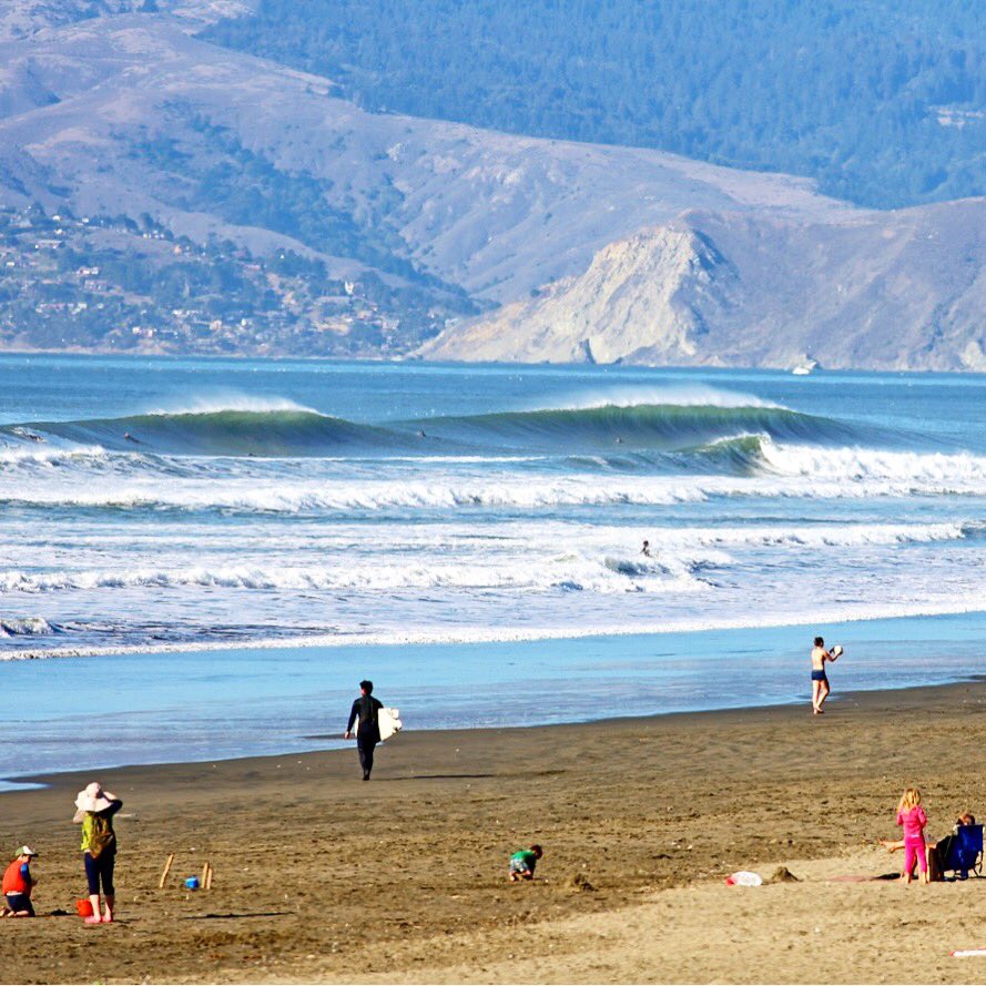 SpringrApp's tweet photo. On hot days like today, the Springr team recommends a #green commute to the beach! 🏃🏼‍♀️🚴🏽🚇🌊☀️#smartcities #surf https://t.co/OCNoW19KkN