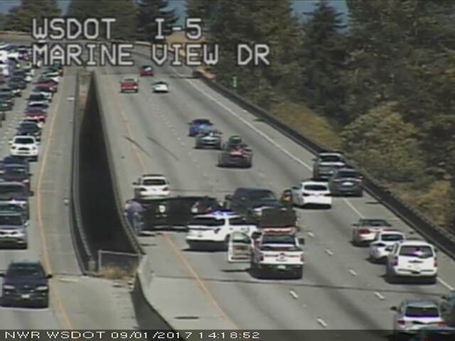 wsdot_traffic's tweet photo. Heading north? Might take you a while. 

Crash blocking left &amp; center lane of NB I-5 just past Marine View Drive #Everett Backup past SR 526 https://t.co/QM7eP6mjrQ