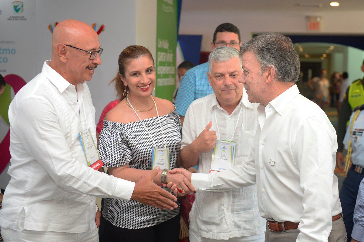 Juan Manuel Santos tweet media