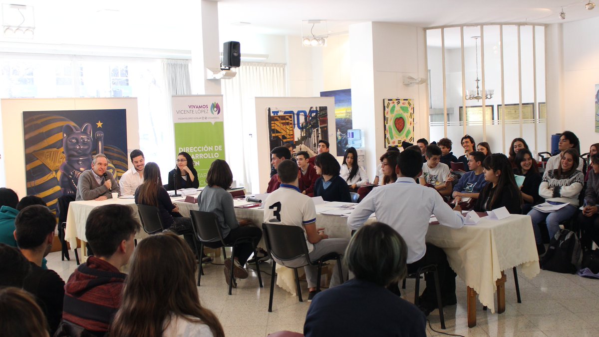 HcdVLopez's tweet photo. Parlamento de la Juventud
En esta oportunidad los chicos, en  Reunión de Comisión, trabajaron sobre proyectos relacionados con el deporte https://t.co/wx9fyeXrPZ