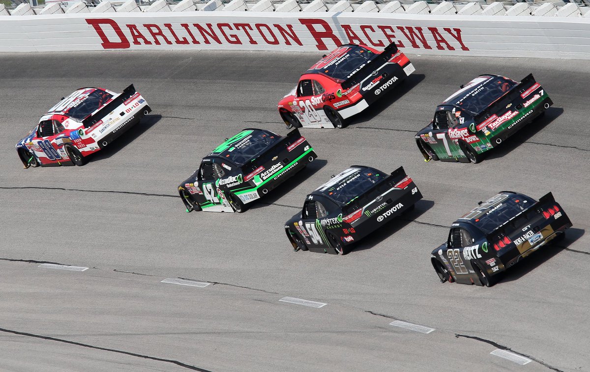 lhdeportiva's tweet photo. #SABADO #automovilismo #DarlingtonRaceway 
16:30arg #Darlington #NASCAR #xfinity Series #nascarxfox por @FOXSportsArg 3 https://t.co/zuYO6xKFs1