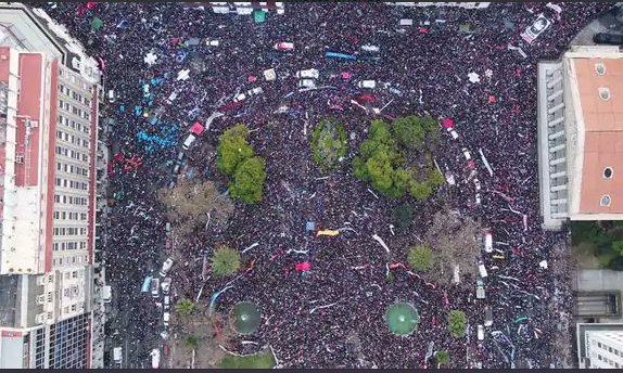 Ollas y potes mediáticos de la oposición "trasnacional" - Página 10 DIr2g1OXYAEge81