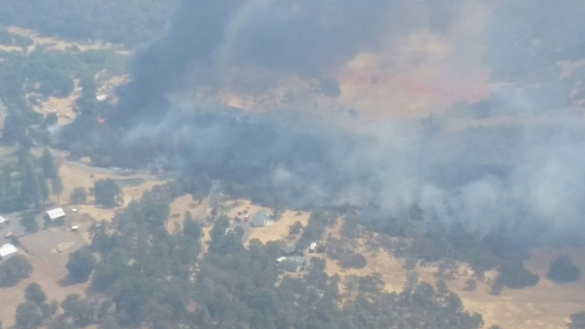CAL_FIRE's tweet photo. #HopperFire  [update] off Oak Run Rd &amp; Hopper Rd 20 miles E of Redding (Shasta County). is now 25 acres and 50% contained. https://t.co/OEfPeW6ETj