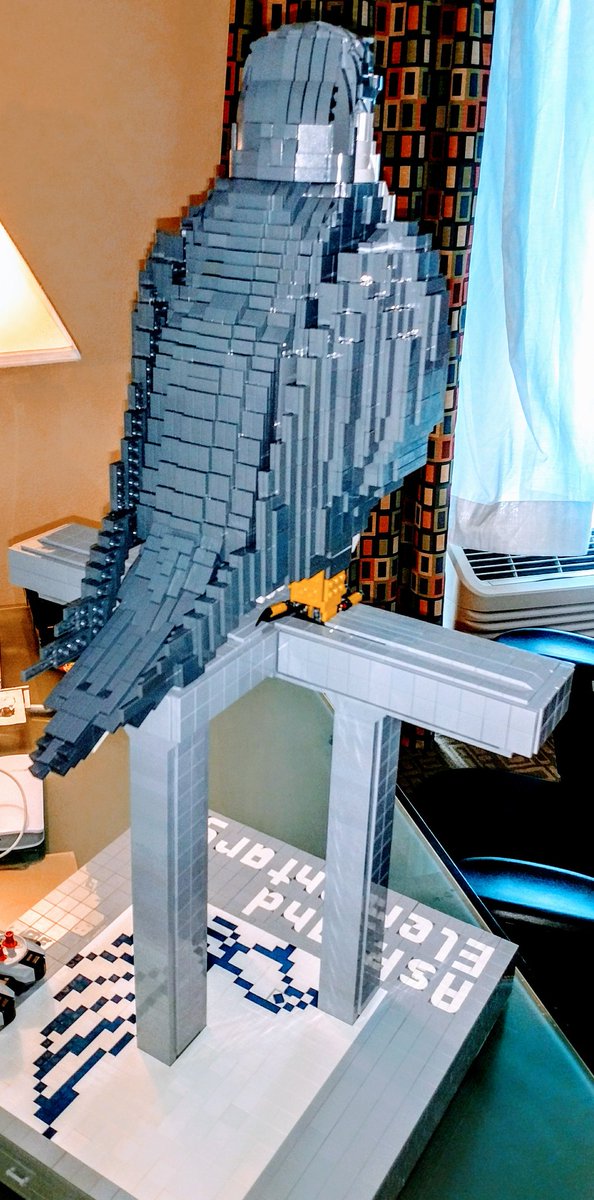 TwoBrix's tweet image. My first commission for Ashland Elementary School, thank you @_AndyJacks and staff for the wonderful opportunity and an amazing day! #LEGO