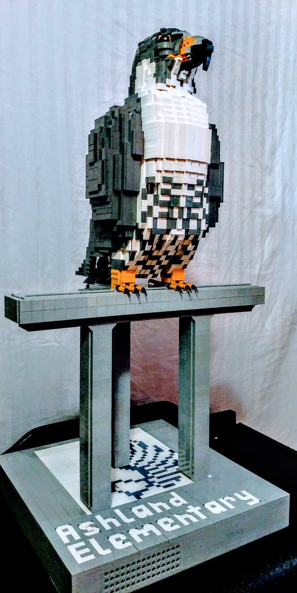 TwoBrix's tweet image. My first commission for Ashland Elementary School, thank you @_AndyJacks and staff for the wonderful opportunity and an amazing day! #LEGO