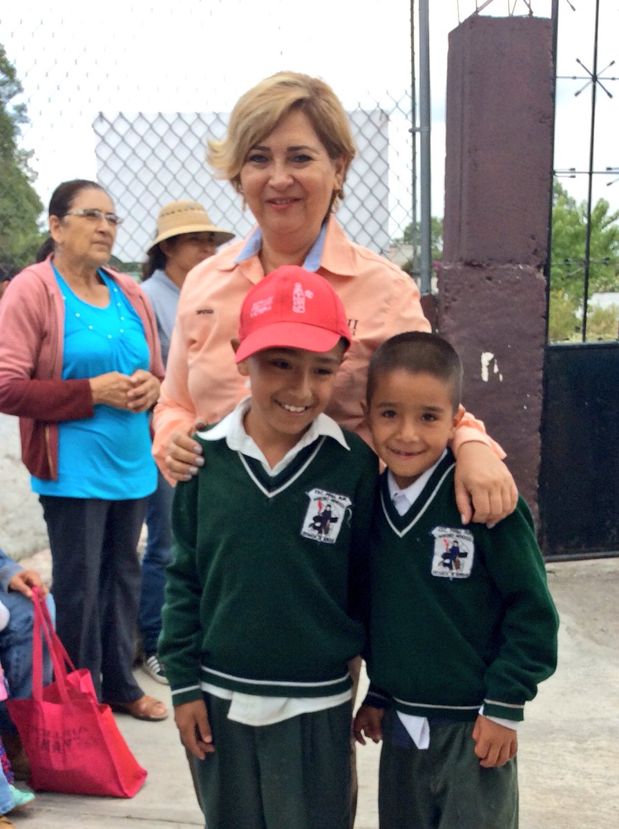 YolandaRoOt's tweet photo. Es nuestro deber cuidar y proteger el #MedioAmbiente para que nuestr@s niñas y niños puedan tener un 🌎 mejor #AmaTuMundo #MujerDePalabra https://t.co/nGMrwWQiDZ