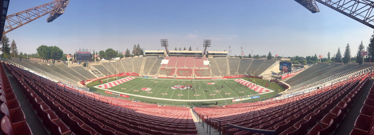 UIWFootball's tweet photo. UPDATE: @UIW_Football is wheels down in Fresno! #OneWordStrong https://t.co/YfFMSvWOS8