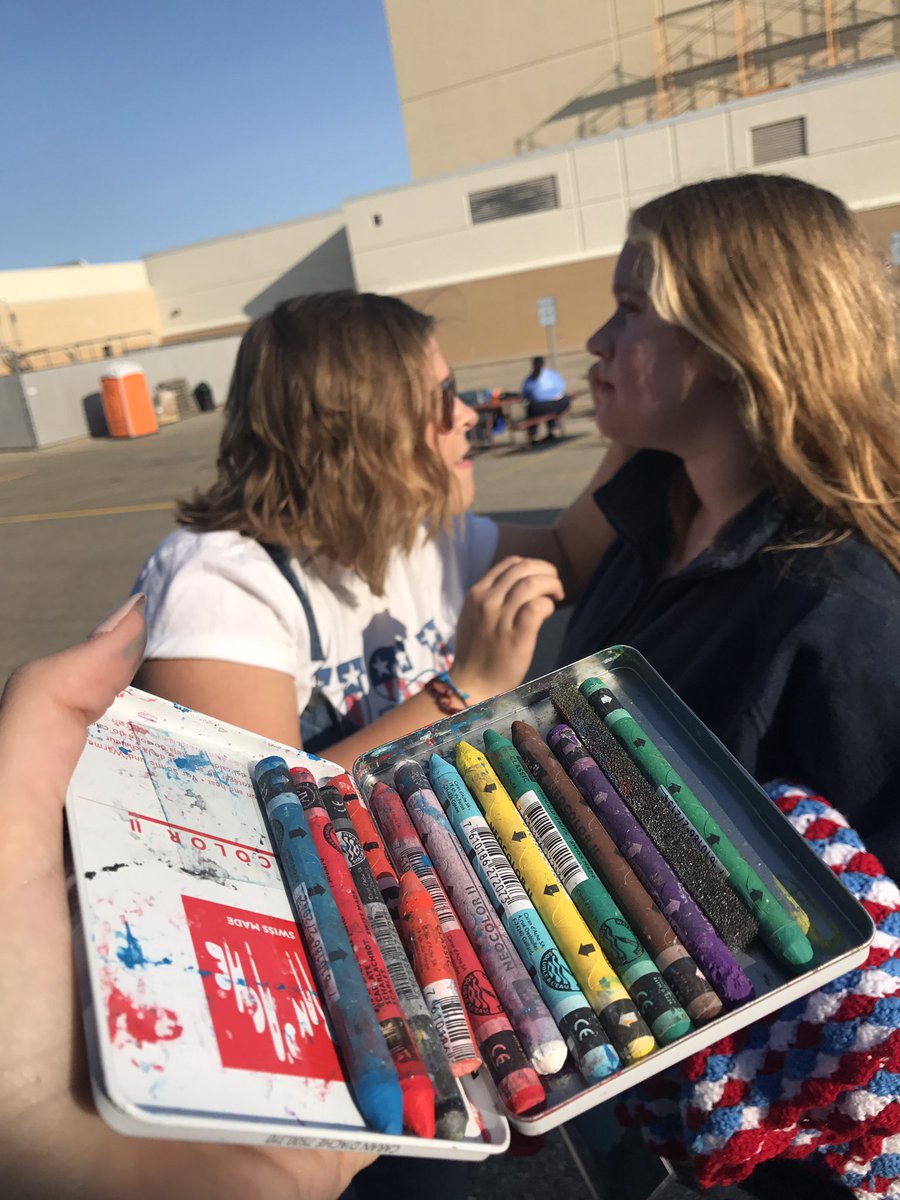 jessica_diebold's tweet photo. COME GET YOUR FACE PAINTED FOR THE GAME! #fnl ❤️💙⚪️ https://t.co/k46pNOs5yp