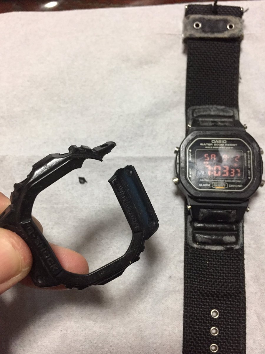 まさ どなたか どのベゼルが合うか知ってません G Shock モデル Dw 5600b モジュール 1545 加水分解で千切れたベゼル新しくして使いたいんですよねー G Shock ベゼル 交換